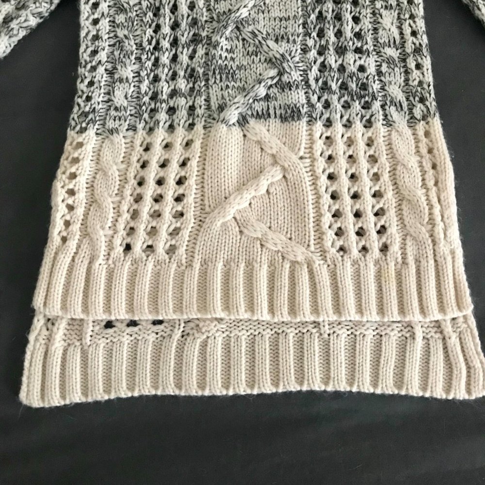 Cable Knit Color Block Sweater - Picture 6 of 9